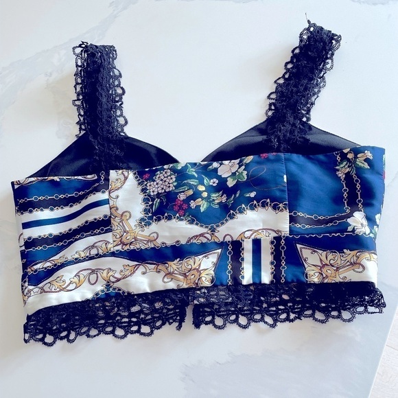 Elliatt Floral Lace Trim Crop Top - Blue and White - Picture 6 of 11